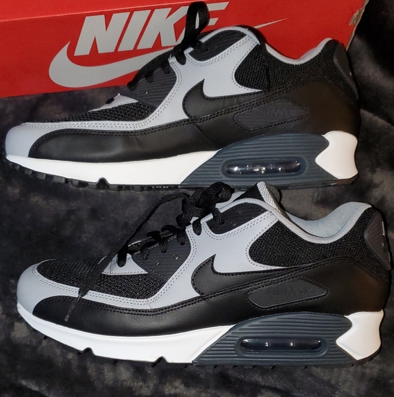 Nike Air Max 90 Essential - Picture 3 of 6